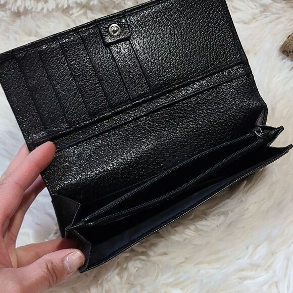 💯 Authentic Gucci Wallet 🍀 - Picture 5 of 12